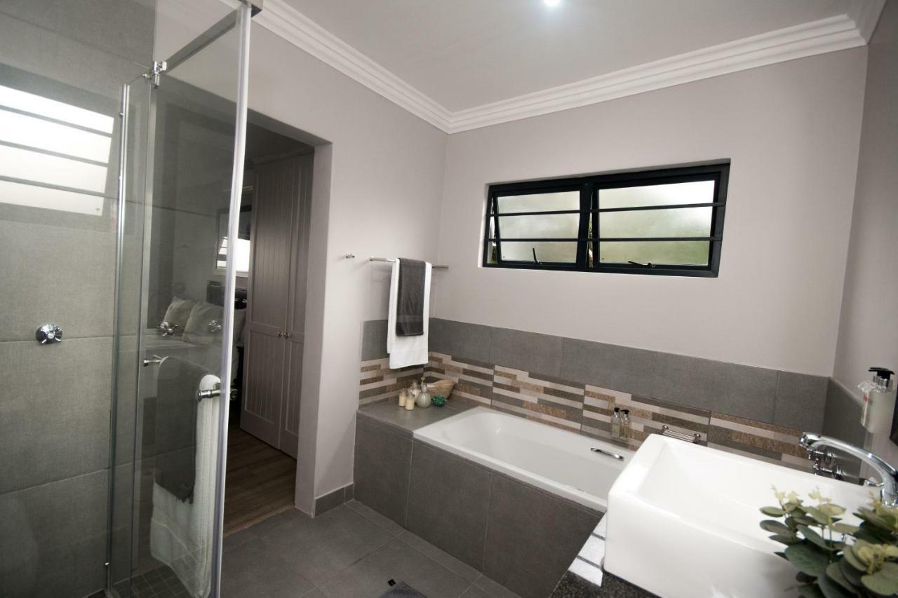 Hillside Guesthouse Umhlanga Durban Exterior photo