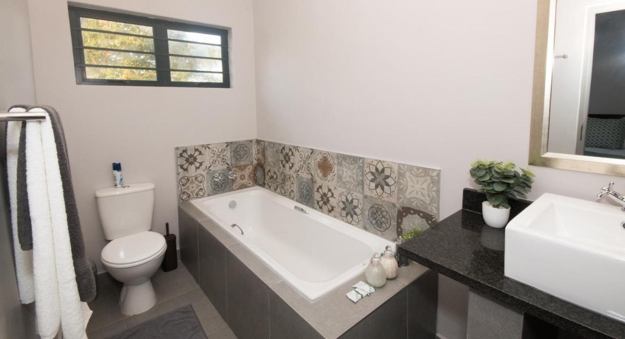 Hillside Guesthouse Umhlanga Durban Exterior photo